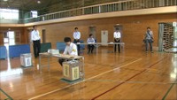授業を終えた生徒が投票　岡山県で初めて高校に投票箱を設置