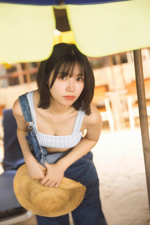 Liyuu 2nd写真集先行カット（撮影／藤本和典）