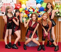 「sherbet」の(左から)河路由希子、青山ひかる、、犬童美乃梨、橋本梨菜、清瀬汐希＝2021年