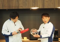 アルコ＆ピースの平子祐希（左）と酒井健太