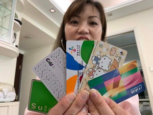 「個人情報悪用される」不安広がる香港、電子マネーから「現金回帰」の動きも