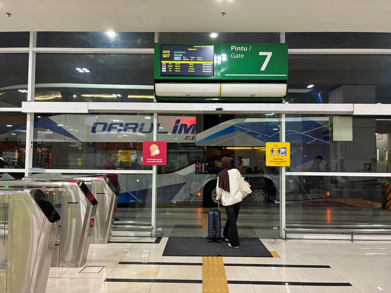 クアラルンプールのバスターミナル。トレンガヌ州だけでなく、様々な都市へのバスが出発する