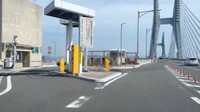出口には「一般車両進入禁止（島民専用）」の文字が／歩鉄の達人さん（@hotetunotatujin）提供