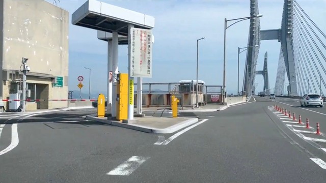 出口には「一般車両進入禁止（島民専用）」の文字が／歩鉄の達人さん（@hotetunotatujin）提供