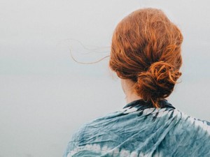 片思いの同期くんに幻滅されたくなくて、接客バイトを始めた