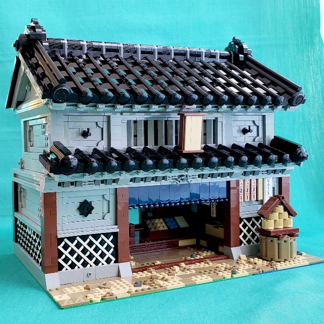 のれんや瓦屋根まで作り込まれた2025年冬の作品「江戸の本屋さん」／はやうまさん（@hayauma_lego）提供