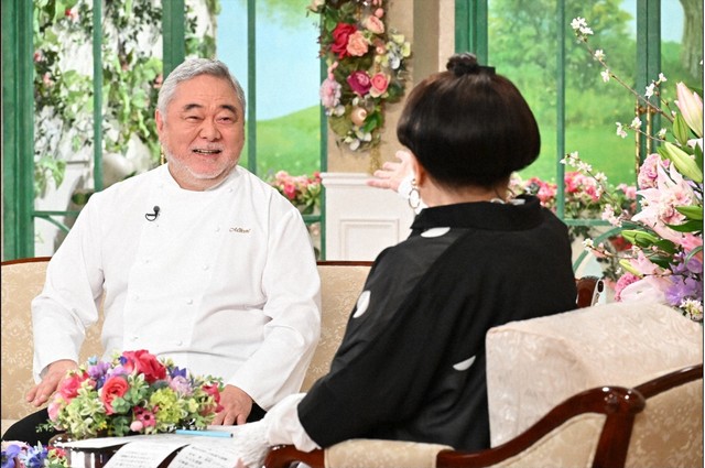 「徹子の部屋」（右から）黒柳徹子、三國清三さん＝テレビ朝日提供