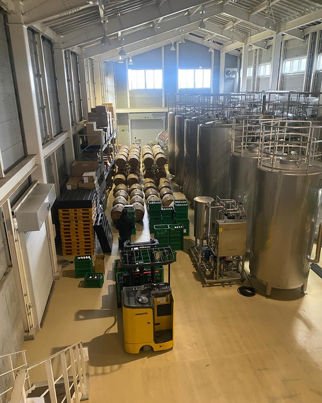 16個あるタンクのうち、一番大きなものが破裂しました。