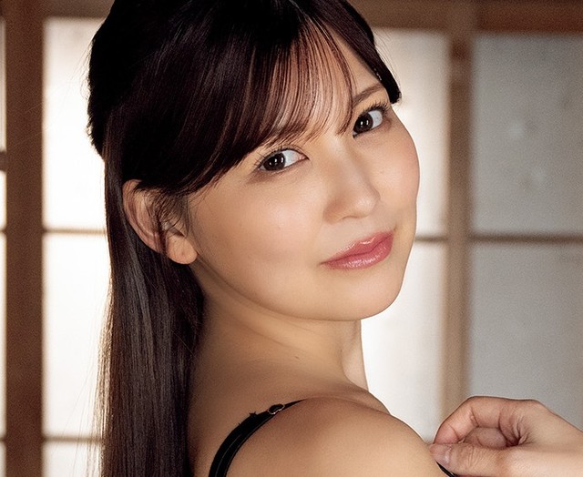 成瀬かのん（撮影／武田敏将　ヘアメイク／堀口有紀　スタイリング／毛塚由恵）