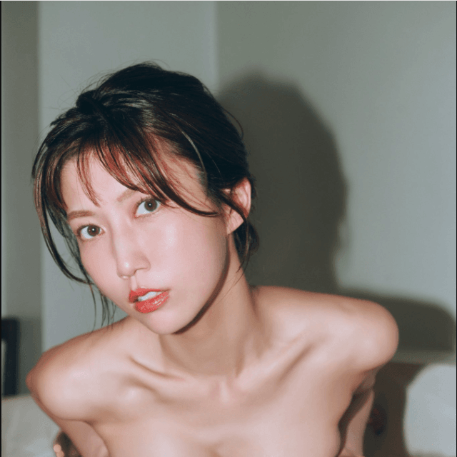 「FLASH」（26年6月23日発売号）に登場した板野優花のオフショット　本人のX（@_harunoyuki_）より