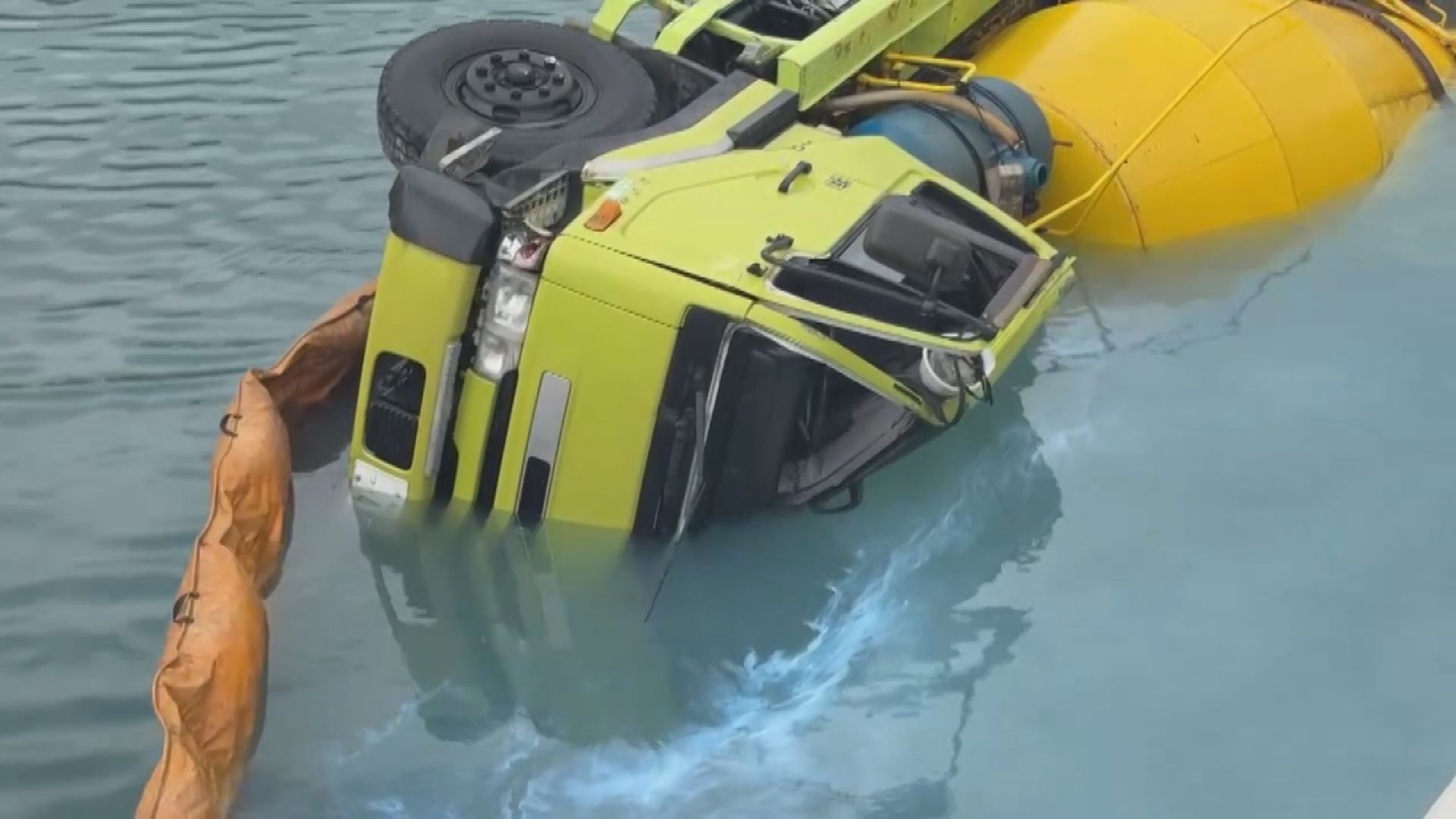 c2b13efdaab095a14c9e2ccee5b975