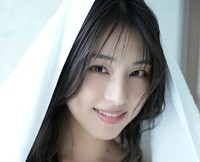 相楽伊織デジタル写真集『Beside Seaside』