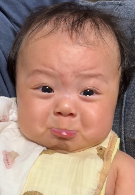 泣いちゃう……お口が可愛すぎる！（提供：＠_3170g_51.5cmさん）
