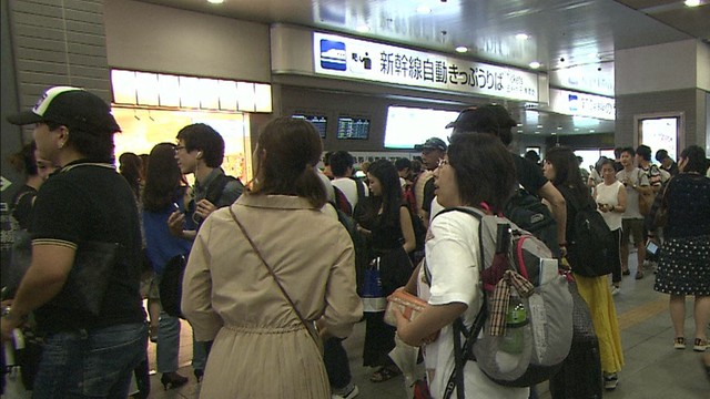 「行列を見て絶望」　台風接近でJR西が計画運休発表　駅は予定変更の人たちで混雑