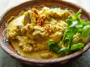 シュクメルリ以外にもあったジョージアの絶品料理　タバカとサツィーヴィ