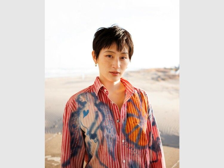 アーティストのコムアイさん