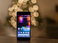 スマホはあくまで連絡手段。誰かと真剣に話をするものではない