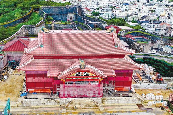 火災から6年 「首里城」正殿が姿をあらわす ｜ 朝日小学生新聞 | 朝日