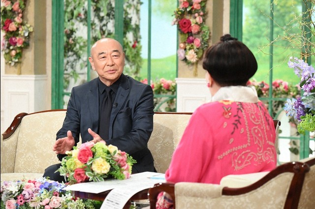 「徹子の部屋」　（右から） 黒柳徹子、高橋克実＝テレビ朝日提供