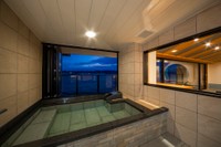 「なにわ一水」客室の露天風呂からは宍道湖が一望できます