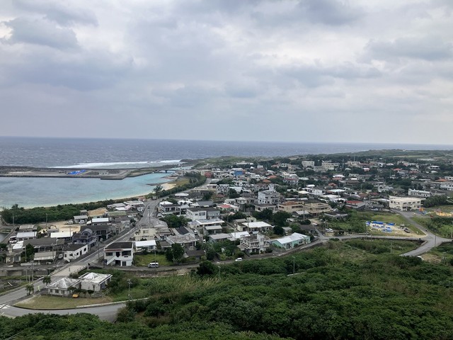 ティンダバナからは宿がある祖納の集落が一望できる