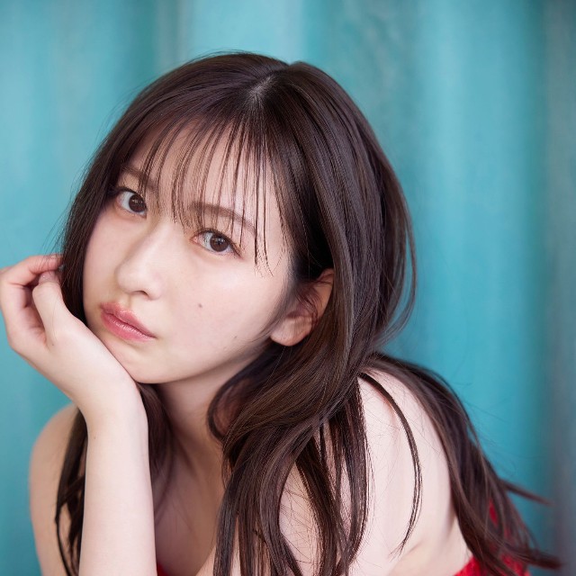 『植村あかりフォトブック ふたたび』（©KADOKAWA/撮影：佐野円香）