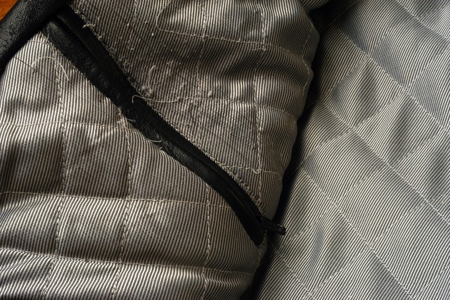 クリーニング店が教える「経年劣化」※画像はイメージです（Gilles Paire/stock.adobe.com）