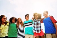 仲良くしている子どもたち※画像はイメージです（BuyoutReese05/peopleimages.com/stock.adobe.com）