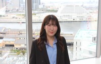 映画「ブルーボーイ事件」に主演した中川未悠さん＝神戸市内