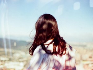 揺れるスカートは私を少し高揚させる。高校時代の私と彼女たち