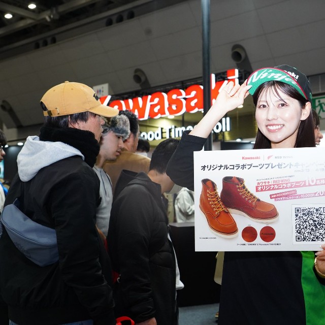 「東京モーターサイクルショー2026」の企業ブースを彩ったコンパニオン