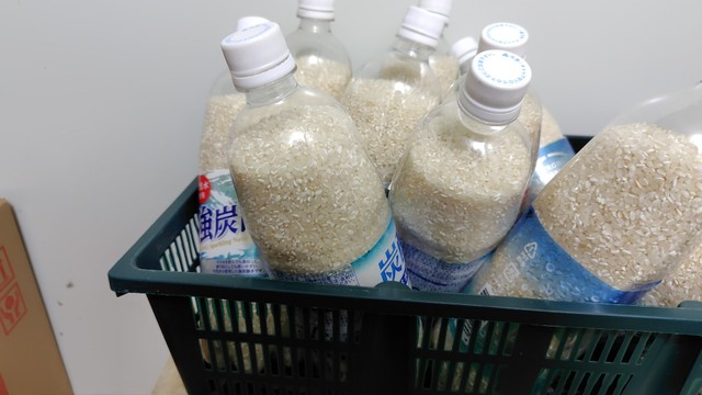 こちらが農家おススメの保存方法！ペットボトルで冷蔵庫に…ただし匂い移りがあるのでジュースではなく水のペットボトルにしましょう