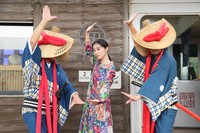 飫肥駅を降りたら、飫肥泰平踊りの衣装を着た地元の方がお出迎え