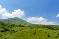 かなり山に近い印象の草千里浜ですら火口から2km圏外