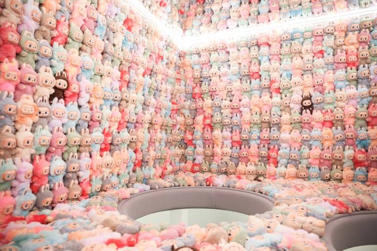 ただの玩具じゃない？ 世界が熱狂するアートトイ“ラブブ（LABUBU）”の