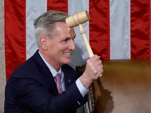 マッカーシー氏ようやく下院議長に　代償は強硬派への大幅譲歩、デフォルト危機再来？