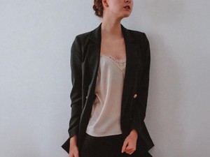 「ここに私の居場所はない」と感じた私は、衝動のままスーツを買った