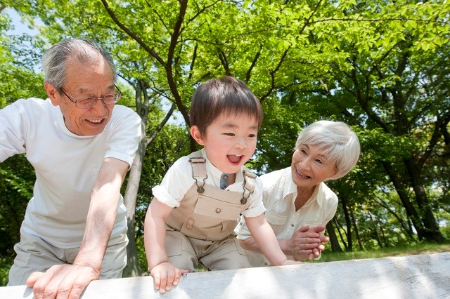 孫のためにできることは? 主な方法や注意点、参考事例を紹介