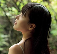 丸山りさ（撮影：佐藤裕之　ヘアメイク：小林阿佐美　スタイリング：八杉直美）