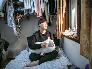 韓国の「美容整形文化」に反旗を翻した女性たち