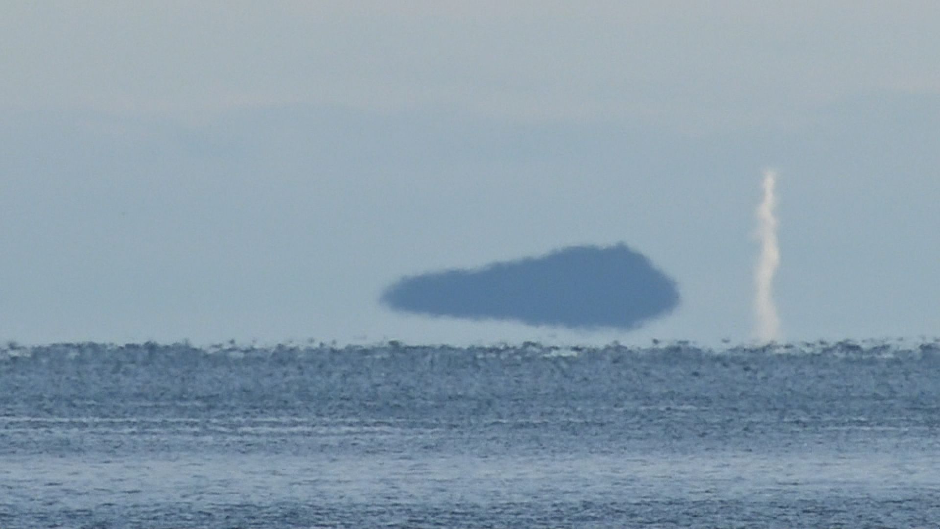 瀬戸内海に本格的な冬到来…小豆島で「浮島現象」 島や船が海面から浮い