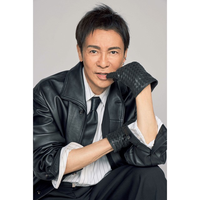 GO! GO!! 郷ひろみ!!! <br> 止まらない男と、味わいが増すレザーアイテム。<br> 【BOTTEGA VENETA】