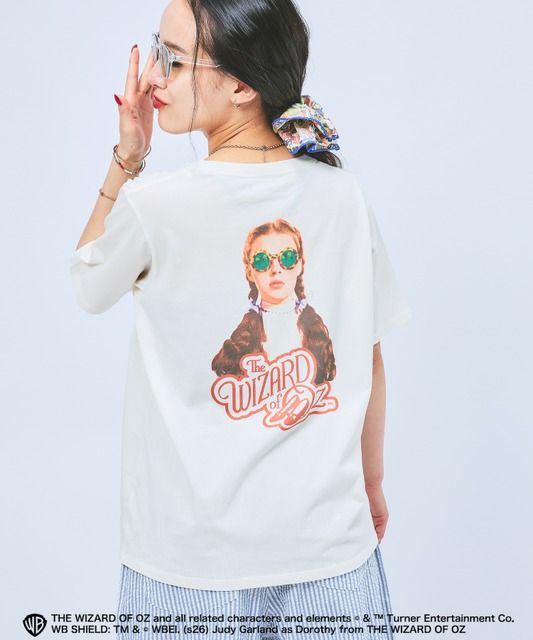 R&D.M.Co- バンドカラーシャツ オズの魔法使柄 オズの魔法使』「FRIENDS」のTシャツ＆シュシュがniko and から登場
