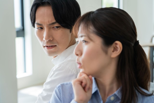 文句ばかり言う妻にうんざり…orz(ponta1414/stock.adobe.com)