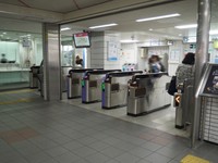 北千里駅にある自動改札機