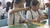 児童が川の水質を調査　数滴のしょうゆやコーヒーで水質が悪化することを実感　香川