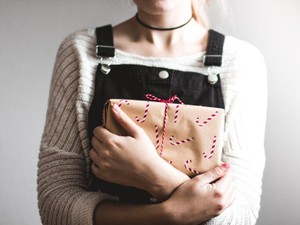 友チョコとハグ。愛を恐れて深い関係を避けた私の心に芽生えた感情