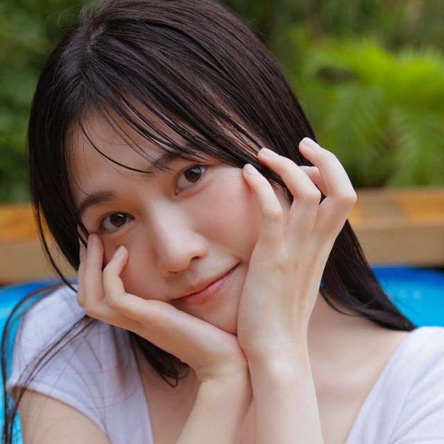 いぎなり東北産・吉瀬真珠デジタル写真集「My Eyes Only on You」© 細居幸次郎／集英社