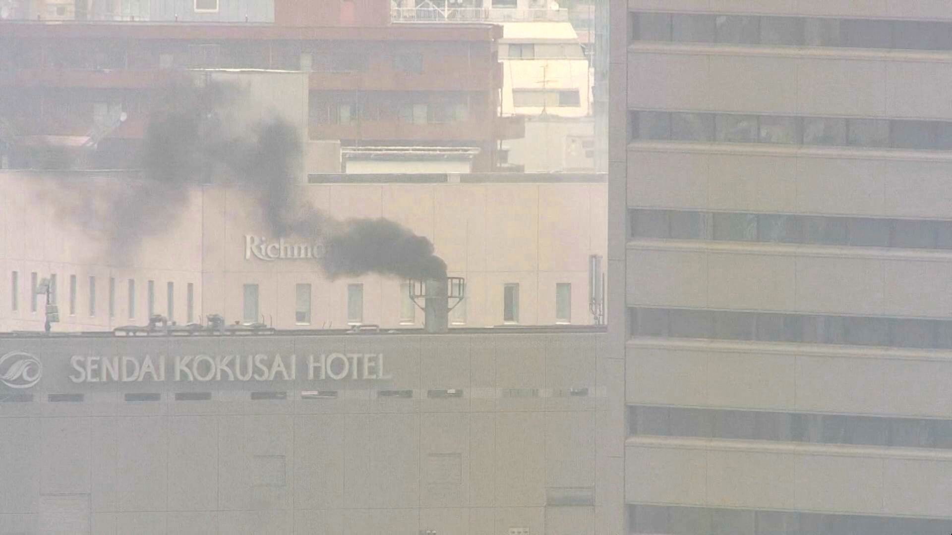 【速報】仙台中心部のホテルから黒煙　ボイラーの不完全燃焼か　一時騒然も営業に問題なし