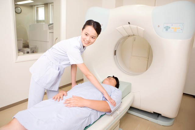 詳細な検査をしてもらえるんだけど料金が高いんですよね…　※画像はイメージです（Paylessimages/stock.adobe.com）